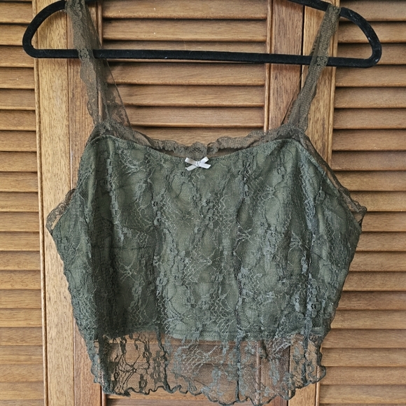 SHEIN Tops - Olive lace cropped top
